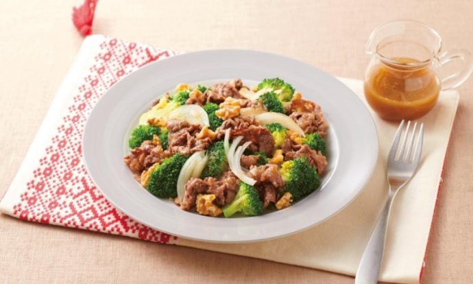 牛肉とブロッコリーのごちそうサラダ