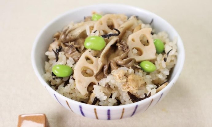ツナとれんこんとひじきの炊き込みごはん