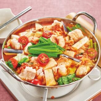 夏のトマトもつ鍋
