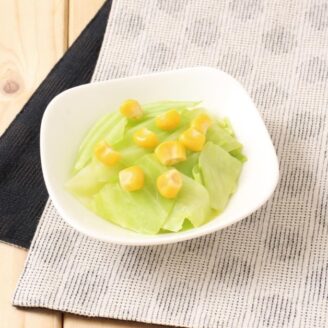キャベツとコーンのコンソメ和え