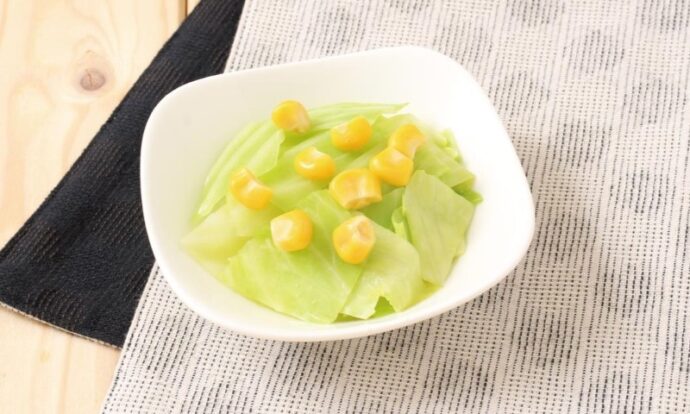 キャベツとコーンのコンソメ和え