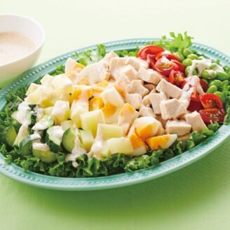 鶏むね肉と彩り野菜のコブサラダ