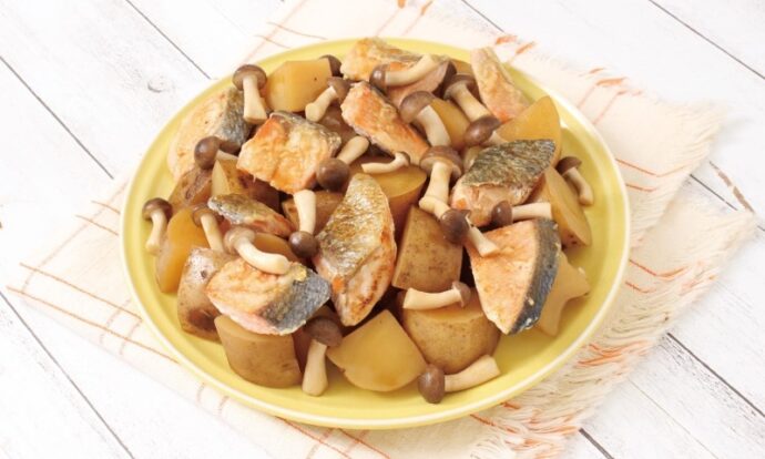 鮭とじゃがいものバター照り焼き