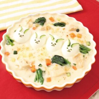 鶏肉とほうれん草のエッググラタン