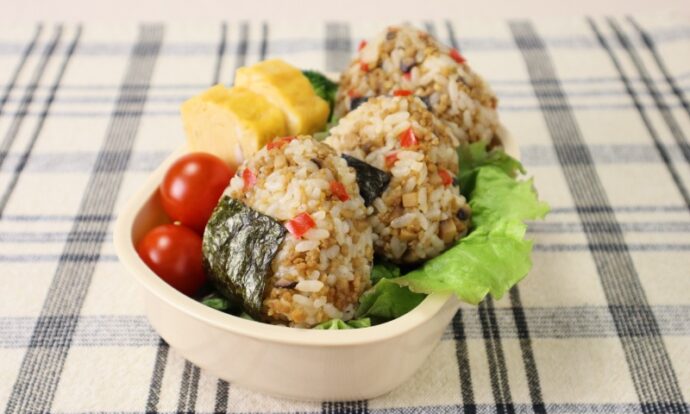 カレーそぼろおにぎり