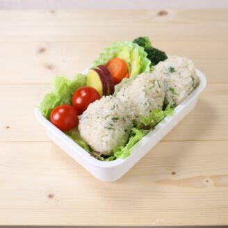 しらすと青じその混ぜごはんおにぎり