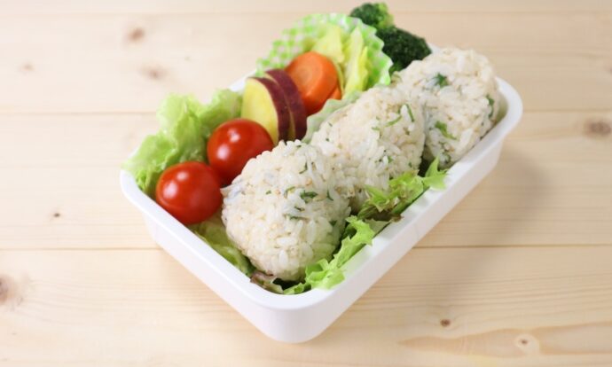 しらすと青じその混ぜごはんおにぎり