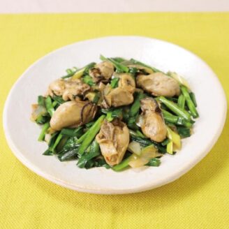 牡蠣とにらの辛味炒め