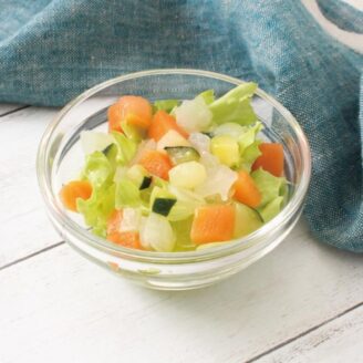 レタスとミックスベジタブルのサラダ