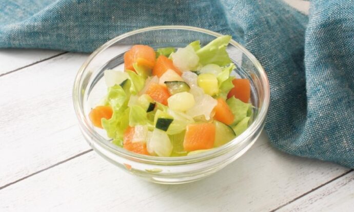 レタスとミックスベジタブルのサラダ