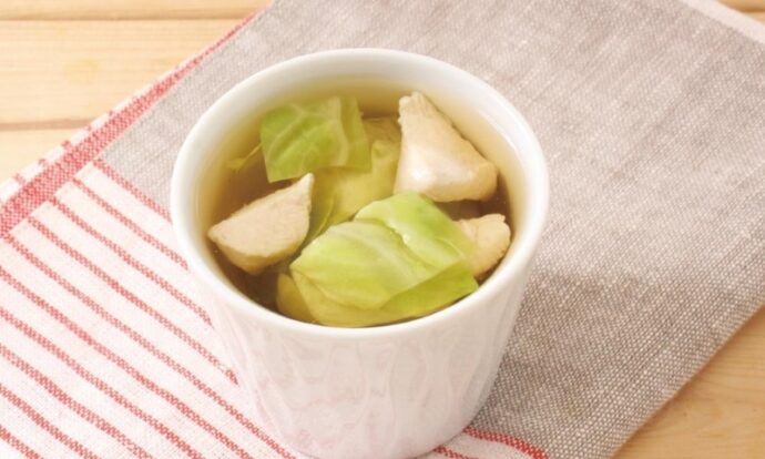 鶏肉とキャベツのスープ