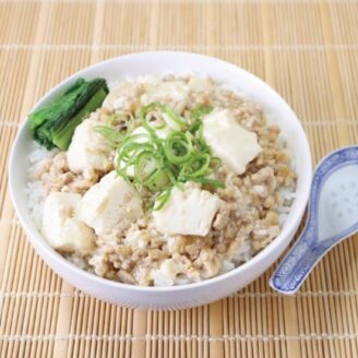 小松菜入り豆腐そぼろ丼