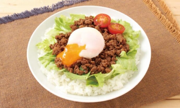 肉みそレタス丼　温たまのせ