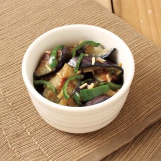 なすとピーマンの生姜醤油炒め
