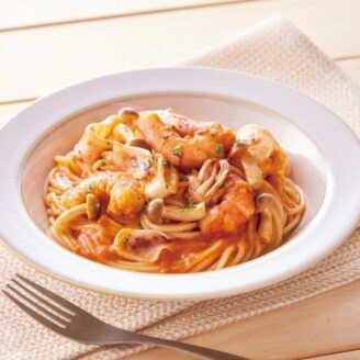 シーフードのトマトクリームパスタ