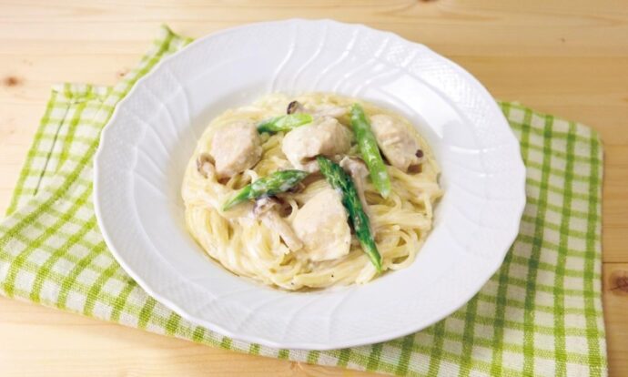 鶏肉とアスパラのシチューパスタ