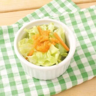 レタスとにんじんのサラダ