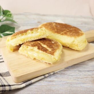 オムレツチーズパン