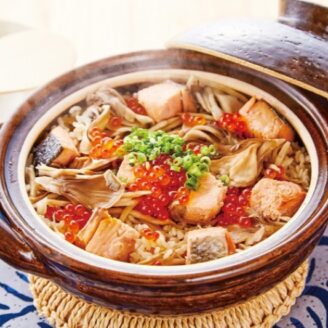秋の味覚!鮭といくらの炊き込みご飯