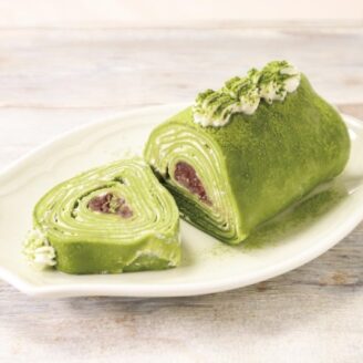 抹茶のもちもちクレープロールケーキ