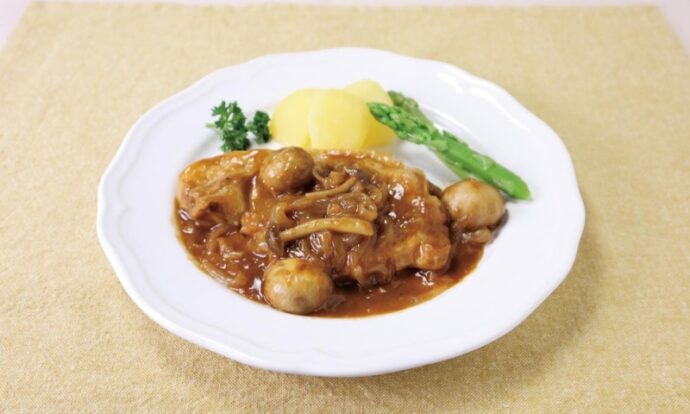 豚肉のデミグラスソース煮込み